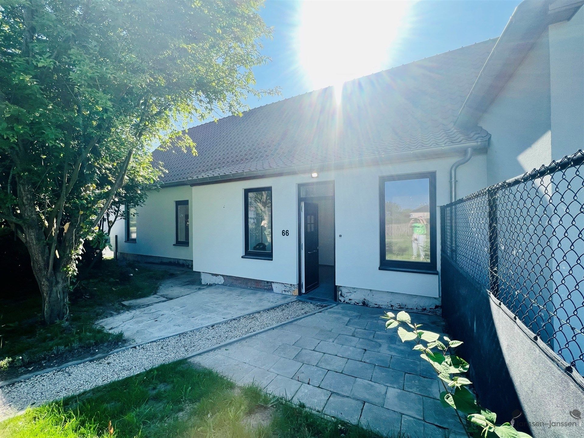 Gerenoveerde hoeve met karakter, duurzame afwerking en lage EPC-waarde foto {{pictureIndex}}