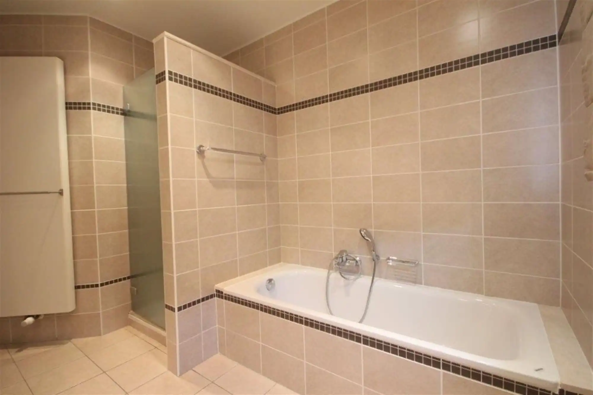 Verrassend ruim gelijkvloers appartement te Putte foto 9