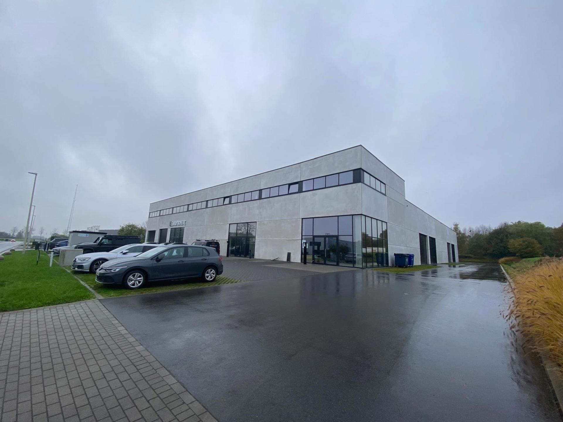 Te huur: Kantoorruimte ca 288m² in industriegebied Kruibeke foto 2