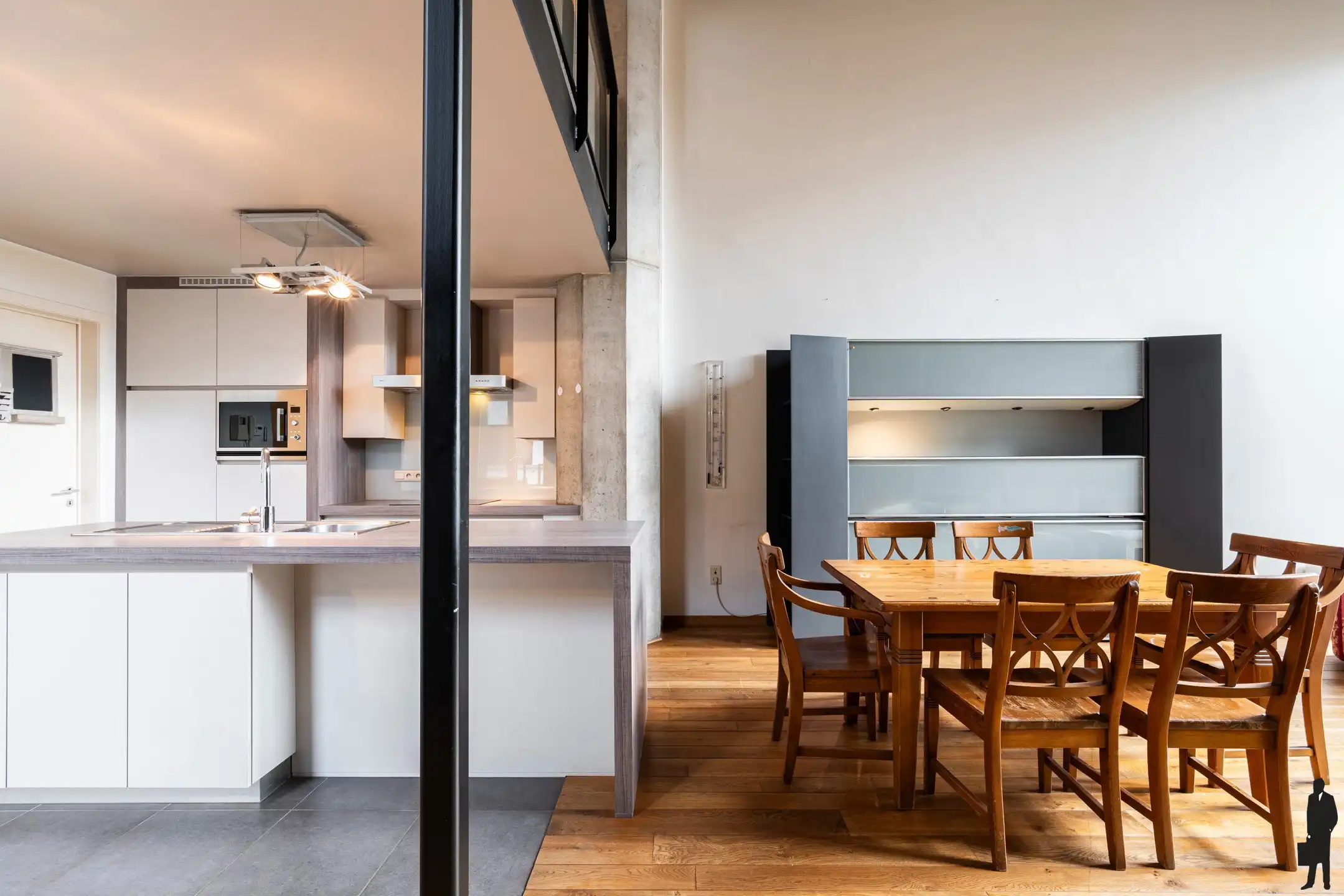 Duplex in loftstijl (182m²) met zicht op de Grote Markt ! foto 7