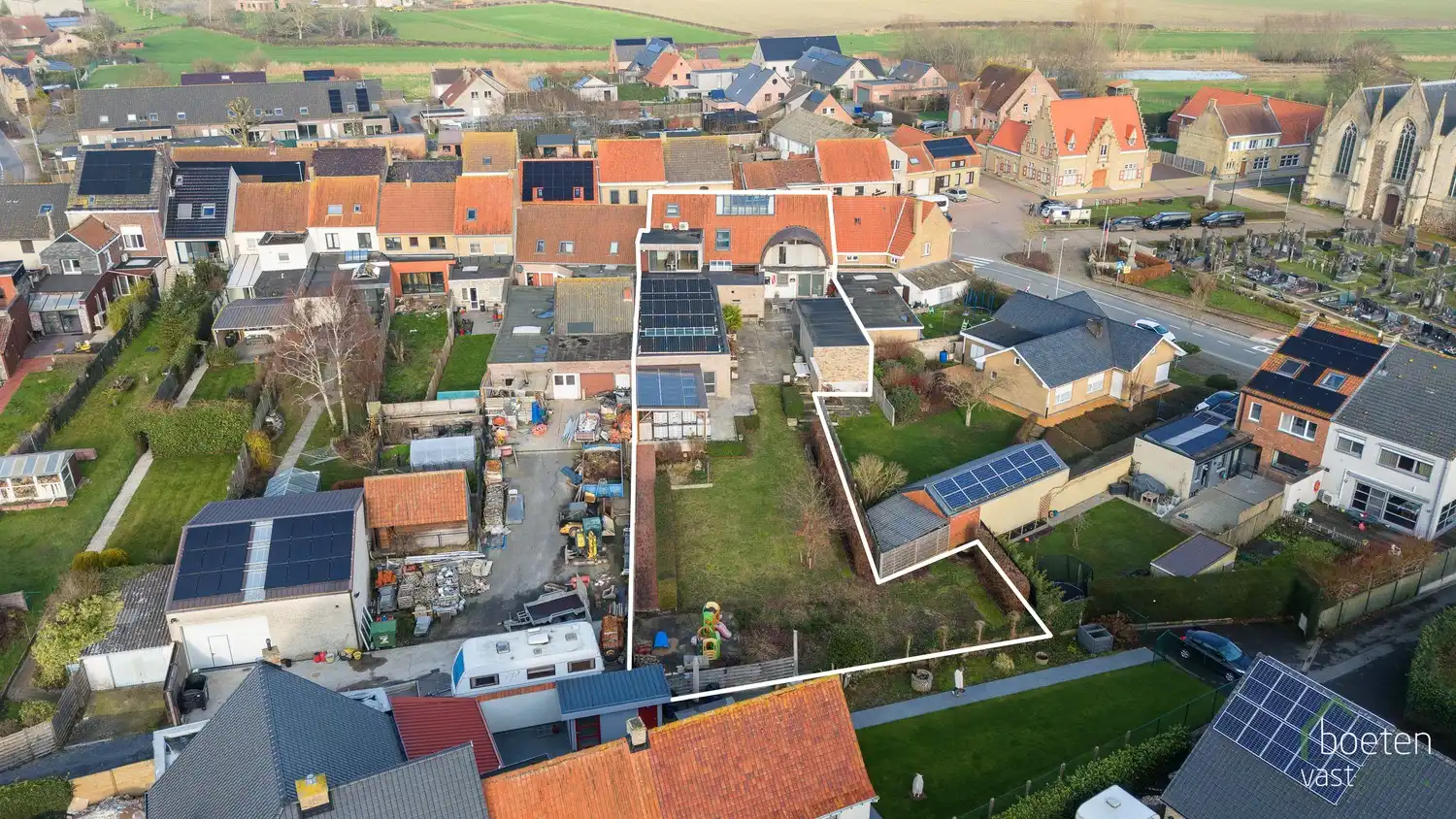 BEVEREN AAN DE IJZER: Verkoop van het alom gekende praat- en eetcafé 't Geheim Spoor in het schilderachtige Beveren aan de IJzer op 11a 50ca grondopp. foto 24