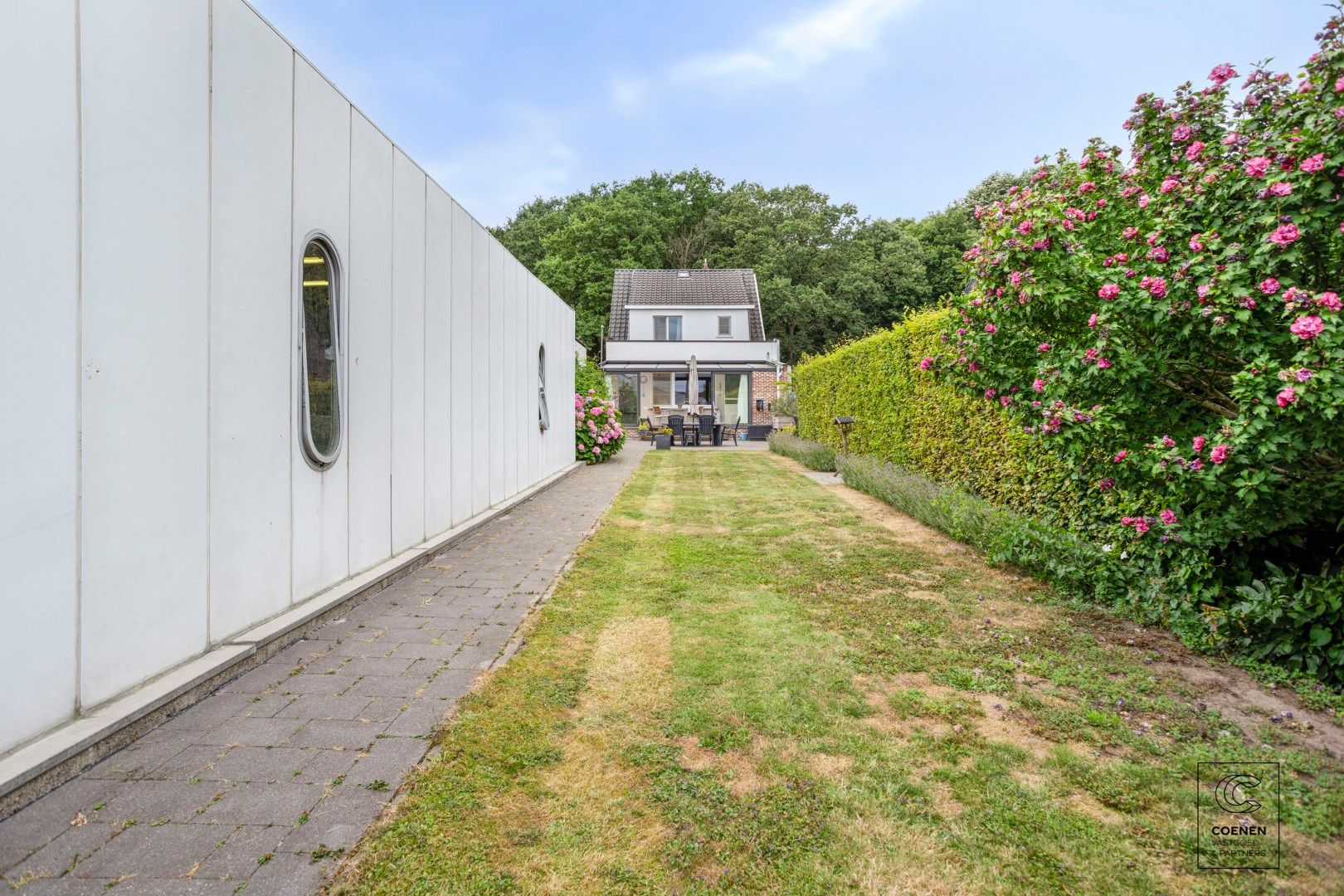 Instapklare woning met 2 slpk, ruime garage en zonnige tuin op TOPlocatie te Wommelgem!  foto 31