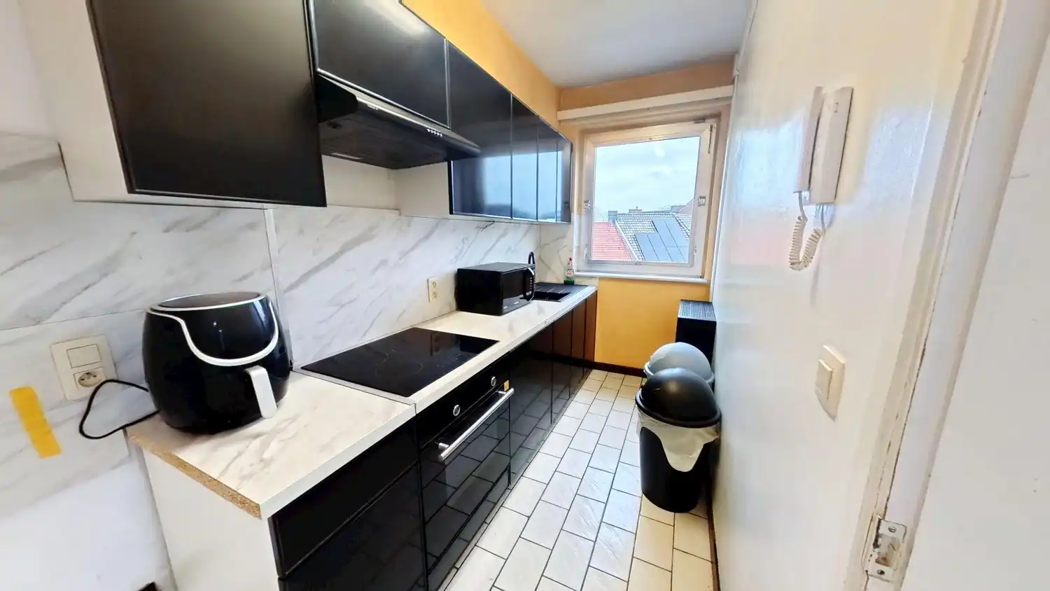 Centraal gelegen appartement met 2 slaapkamers! foto 7