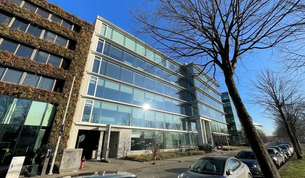 Hedendaagse kantoren te huur in ONYX building te Antwerpen foto {{pictureIndex}}