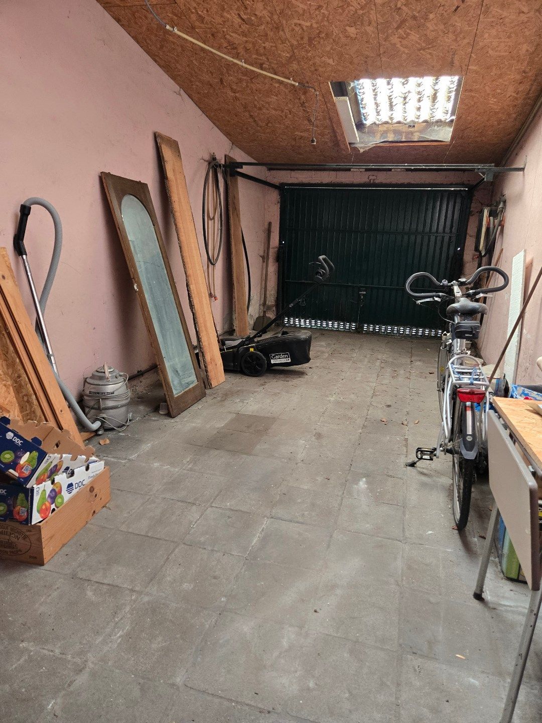 Uiterst ruime woning met mog. tot zeven slaapkamers, twee garages en zongerichte tuin te Sint-Kruis. foto 20