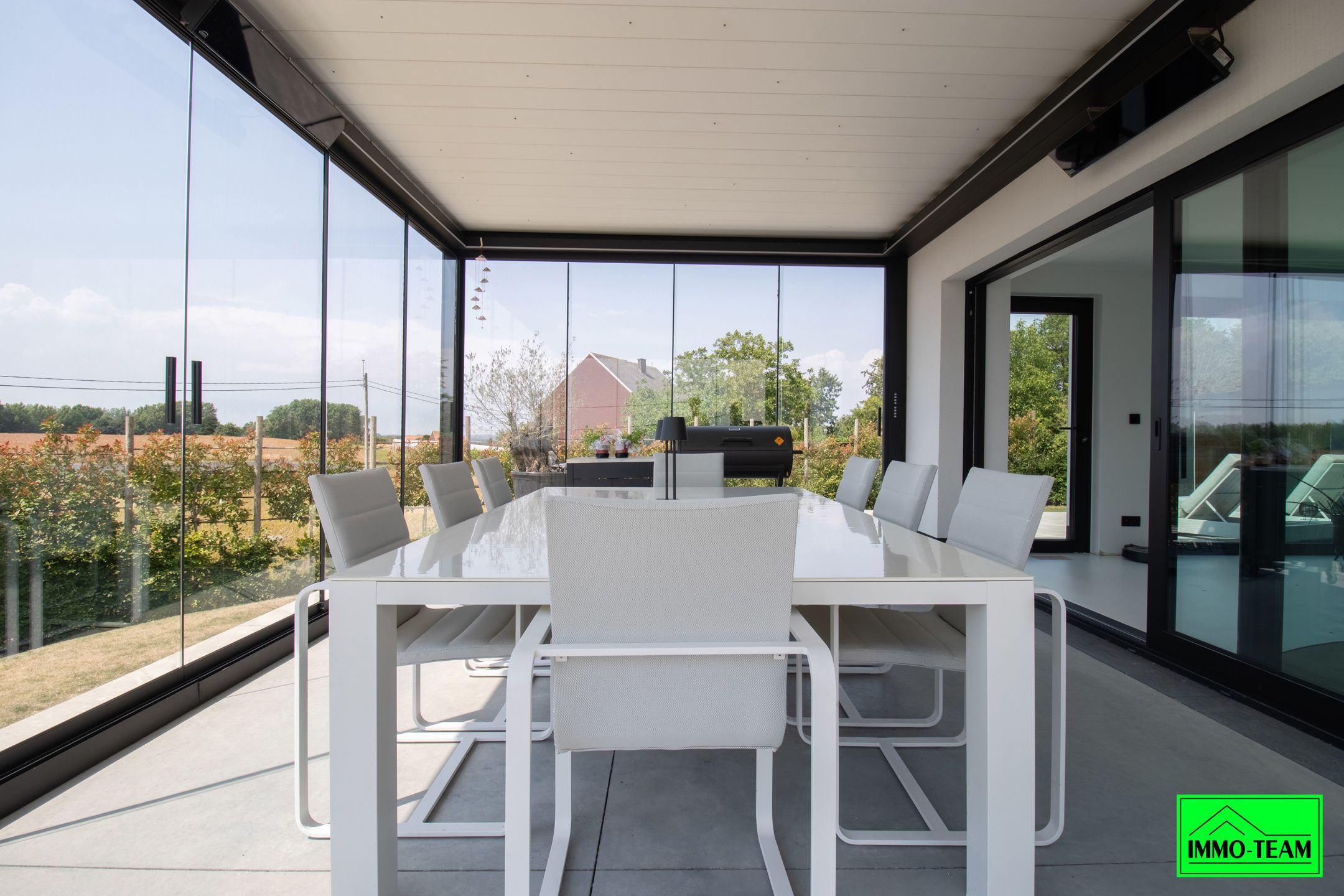 Strakke architectuur,  instapklaar wonen op topniveau foto 9