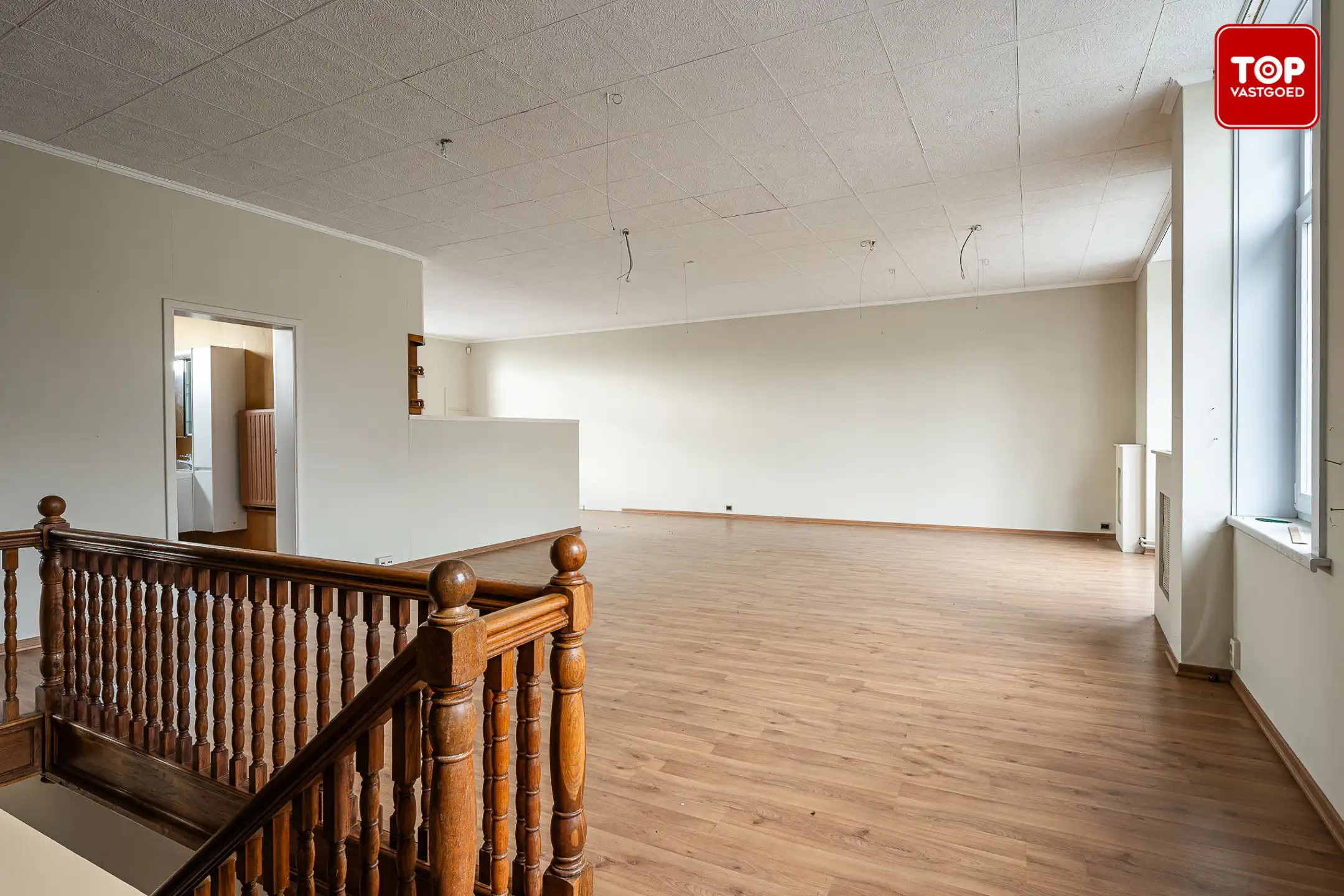 Karaktervol en  multifunctioneel handelshuis  op een interessante ligging.  foto 14