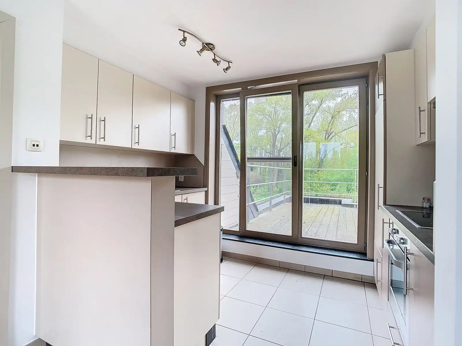 Dakappartement met 1 SLPK, mooi terras én garage! foto 2
