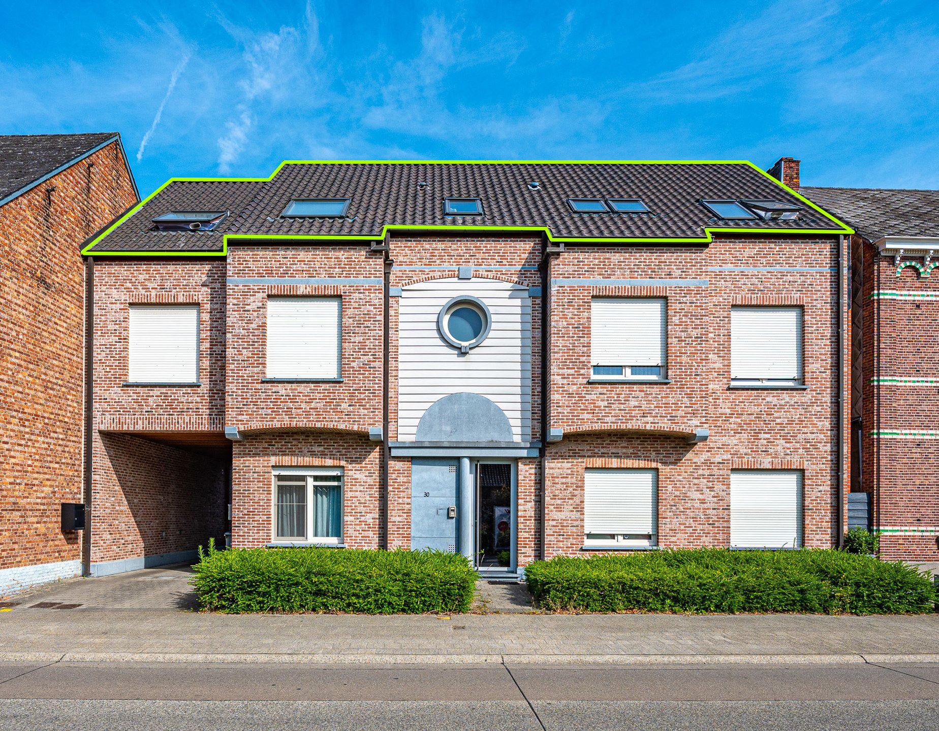 Mooi dakappartement met groot terras foto {{pictureIndex}}