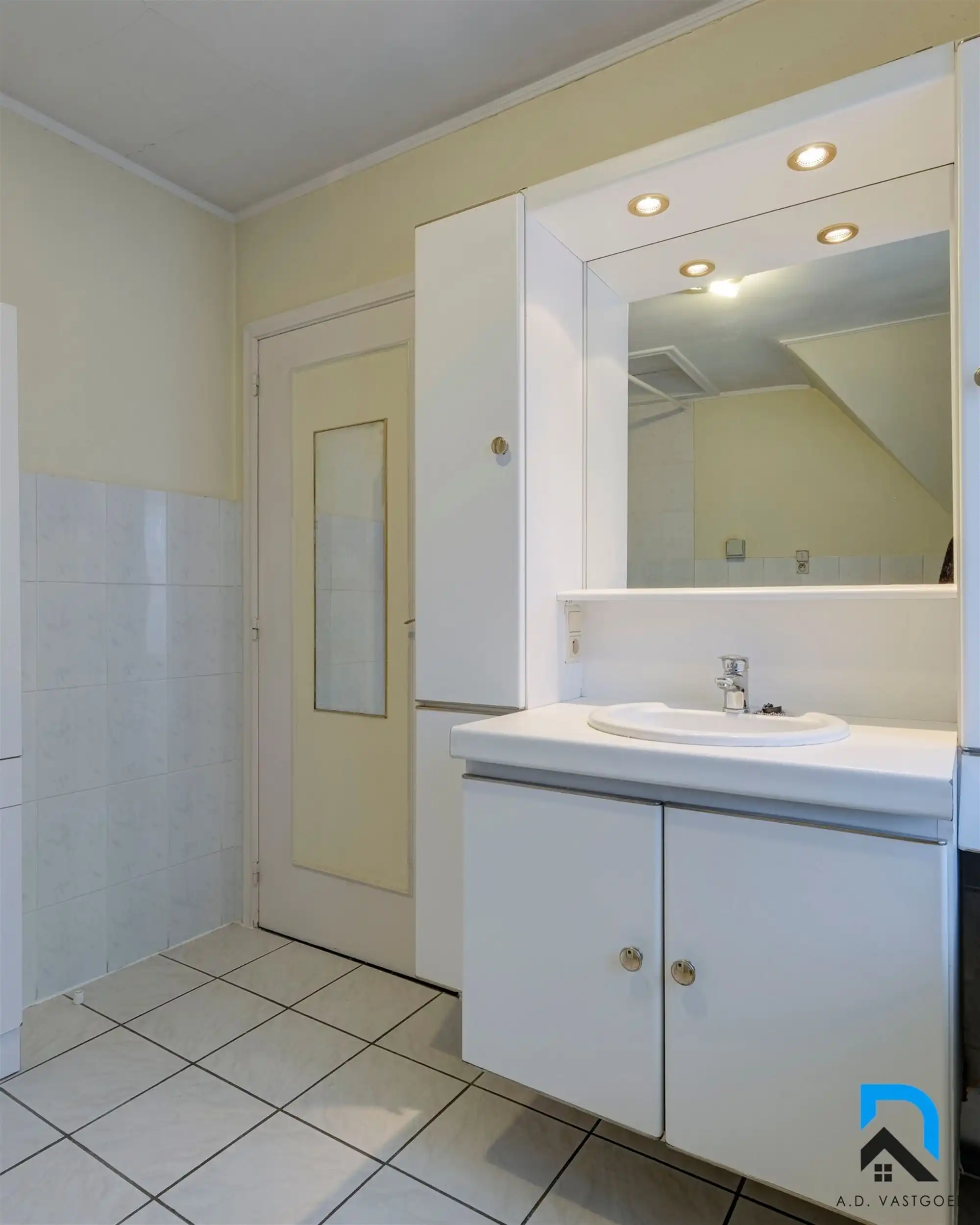 Mooie woning met grote tuin foto 17