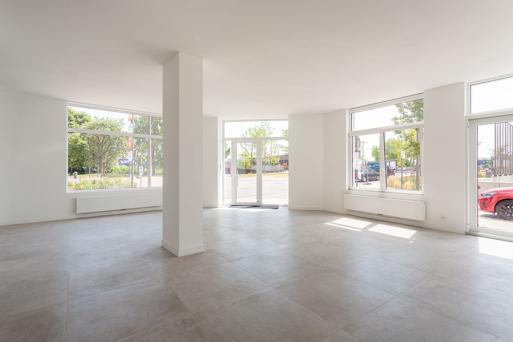 Handelsgelijkvloers op toplocatie!  foto {{pictureIndex}}