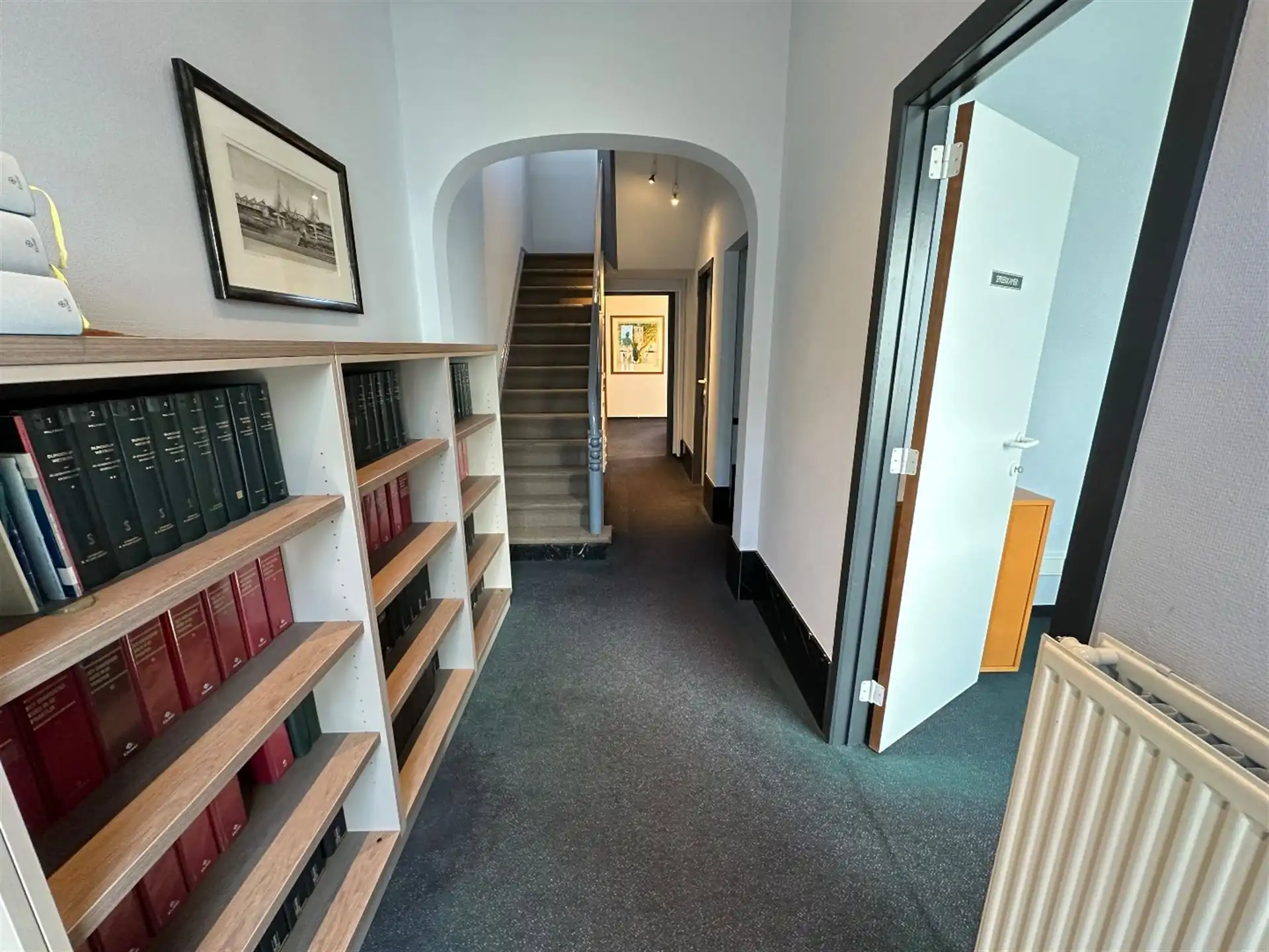 Ruim kantoor met een oppervlakte van 160 m² op een TOP ligging te Lier. foto 2