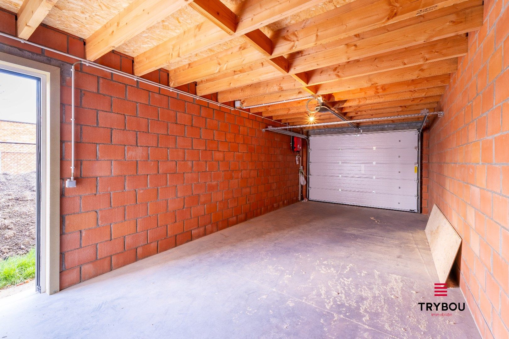2 hoogwaardig afgewerkte nieuwbouwwoningen met garage foto 21