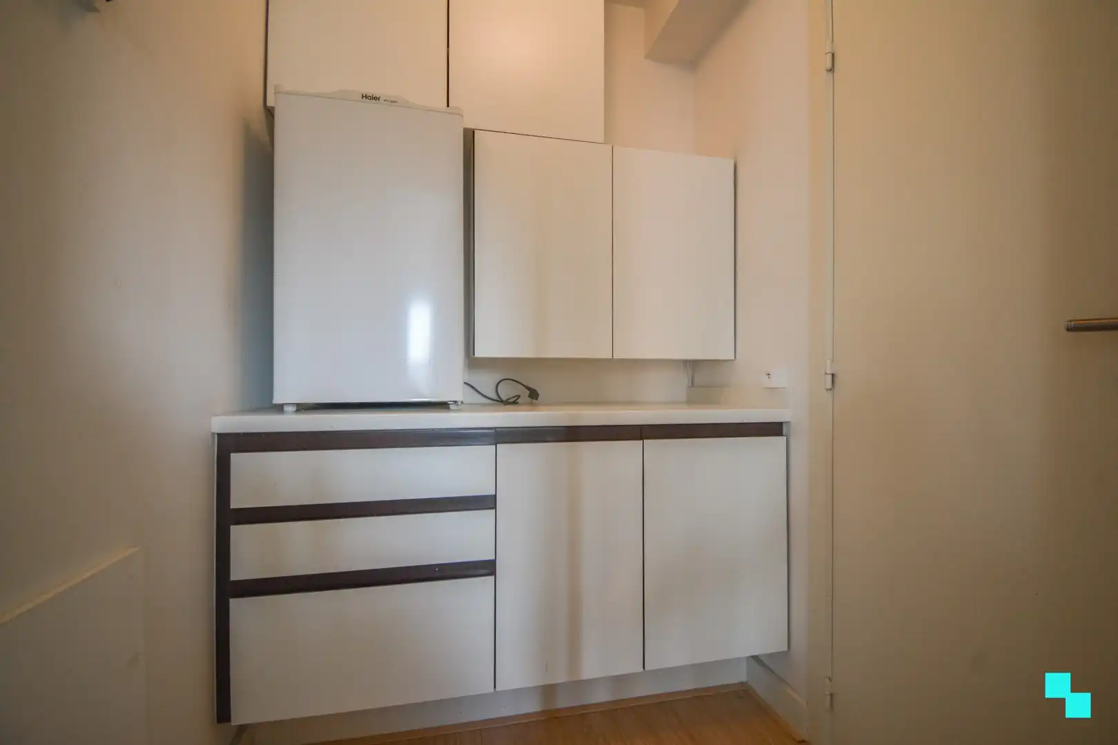 Gerenoveerd 3-slaapkamer appartement te Roeselare foto 16