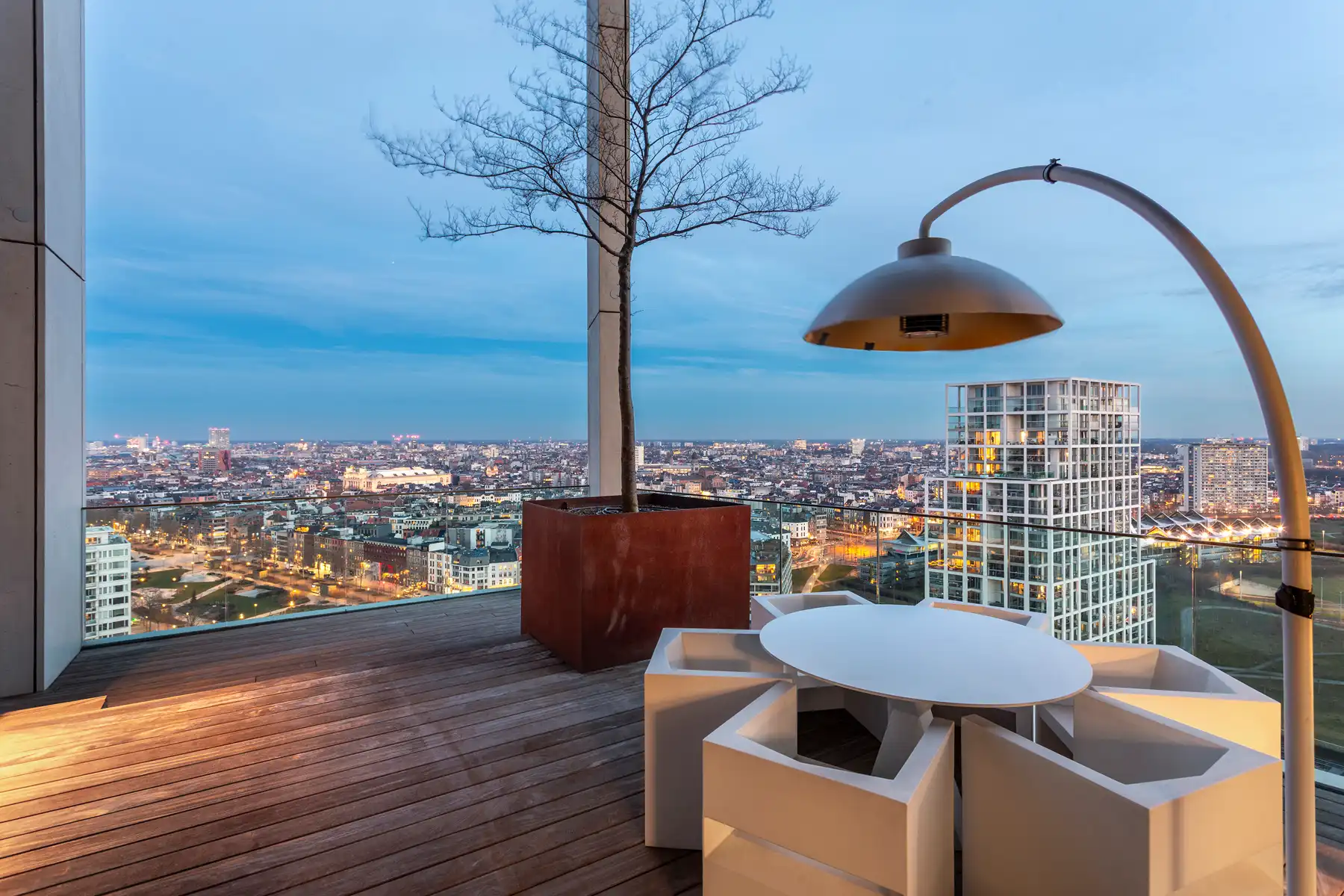 Exclusief appartement met riant terras en spectaculair zicht foto 2