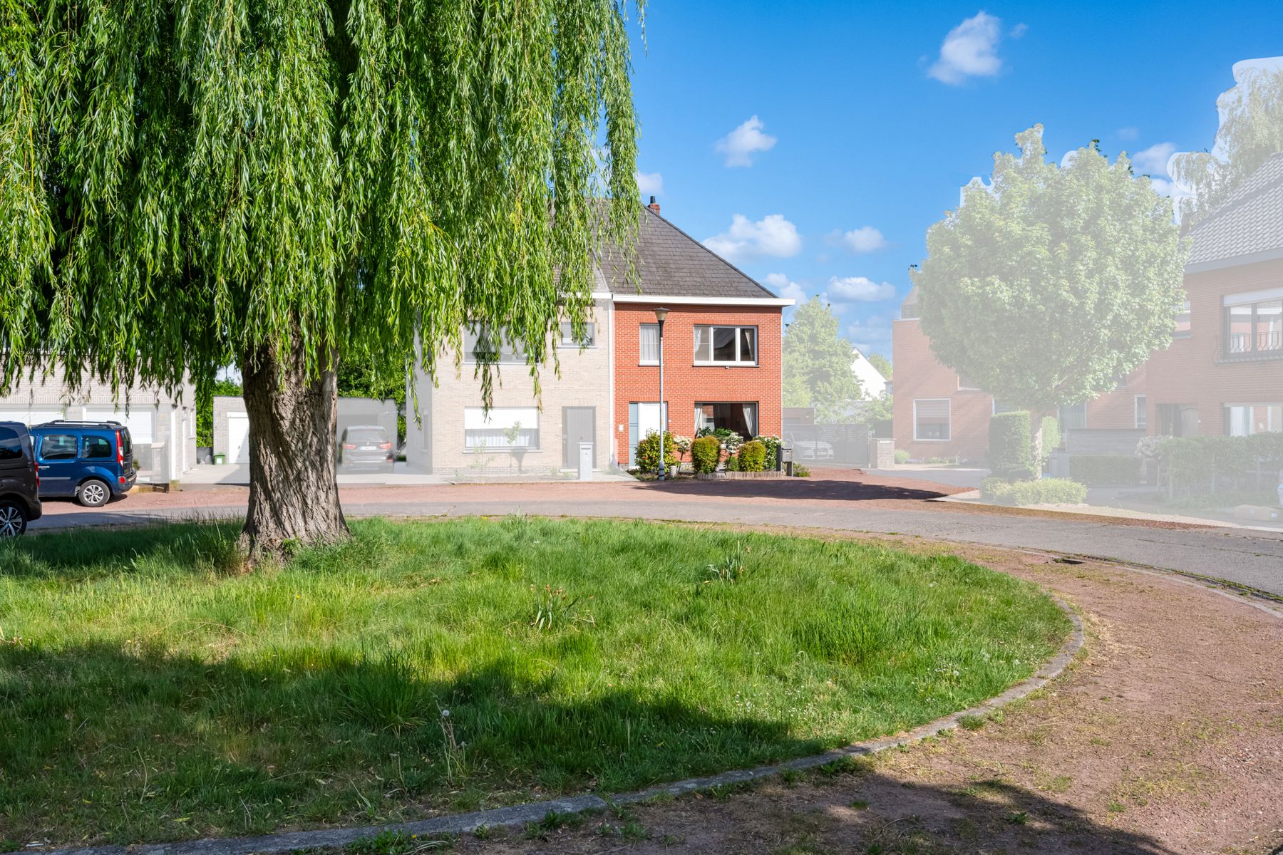 FLORA: instapklare woning met 3 kamers, garage en tuintje foto {{pictureIndex}}