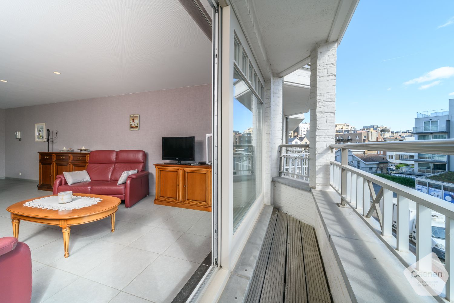 Instapklaar appartement met 2 slaapkamers, terras en balkon nabij zee foto 6