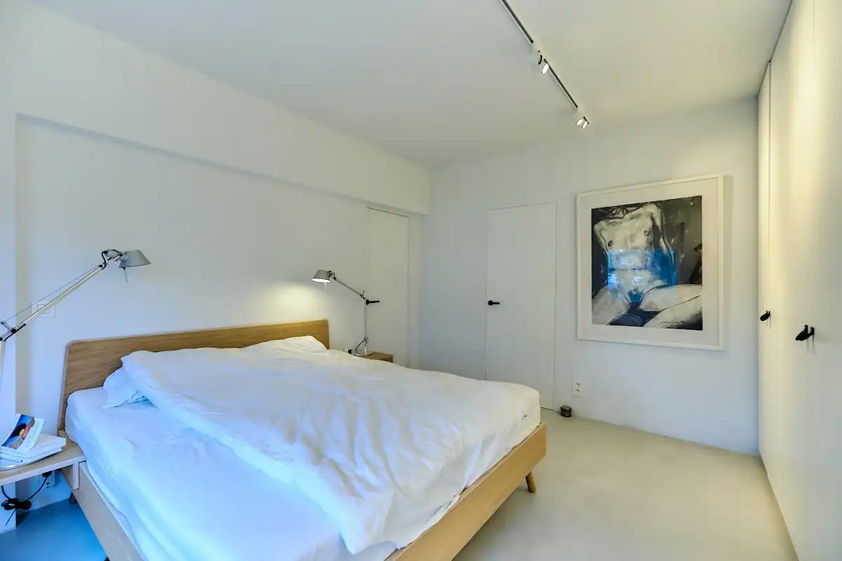 Hoogwaardig gerenoveerd villa-appartement met grote zonnige tuin. foto 10