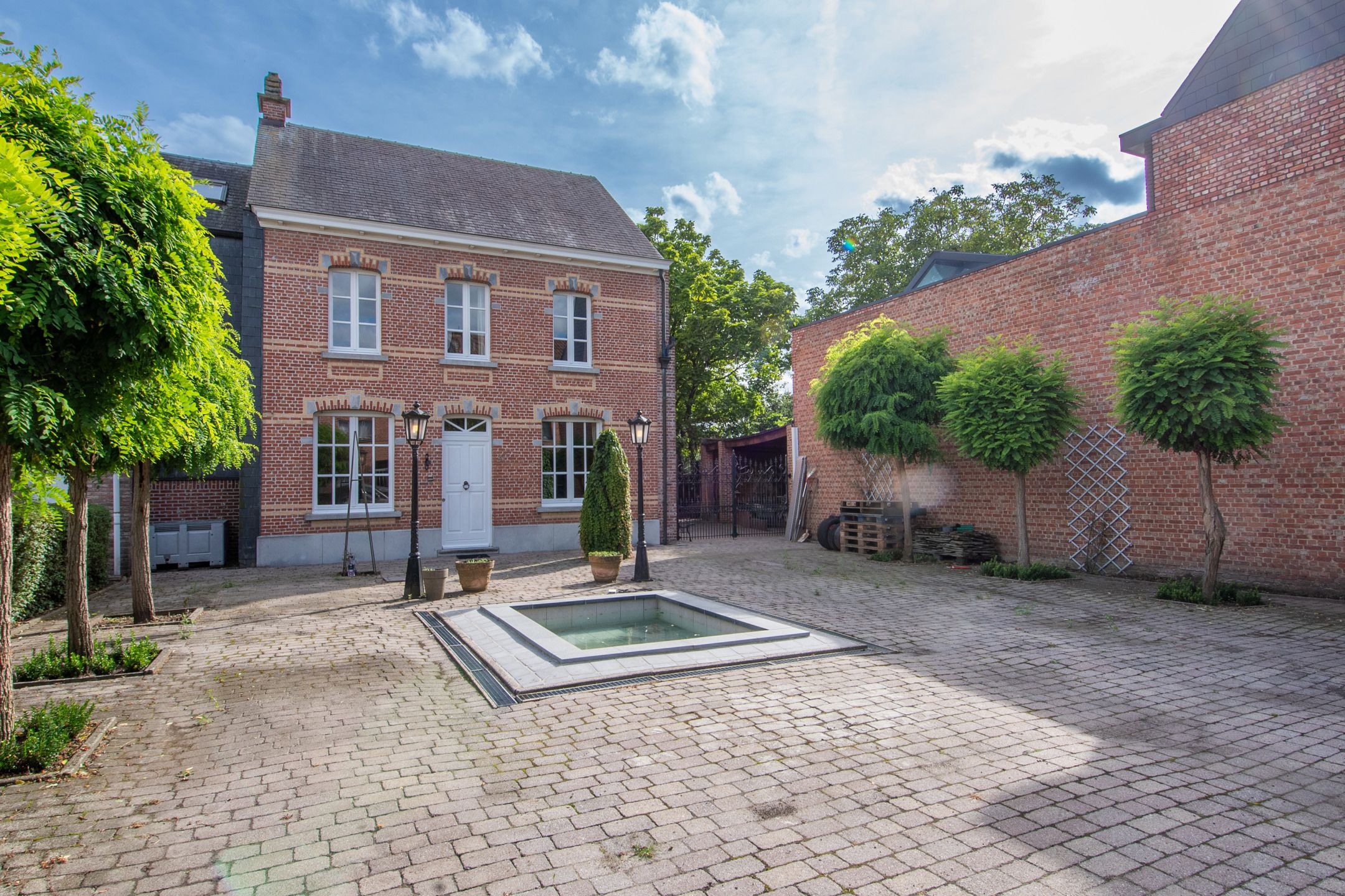 Karaktervolle burgerwoning met prachtige tuin foto 3