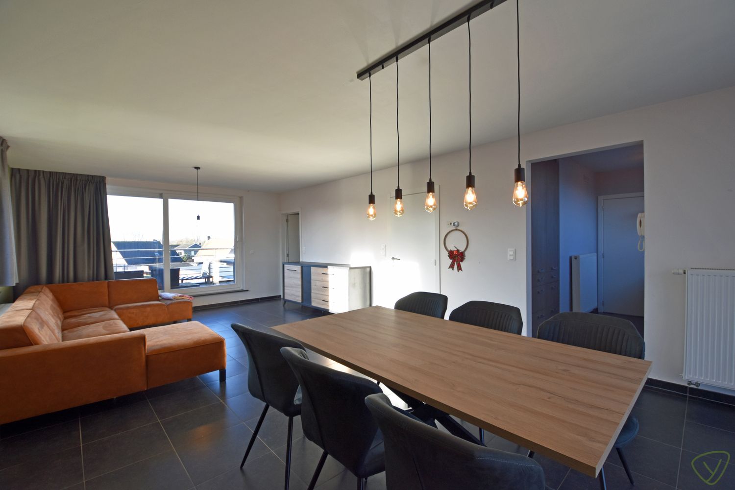Zeer ruim duplex-appartement in de dorpskern van Sint-Laureins foto 4