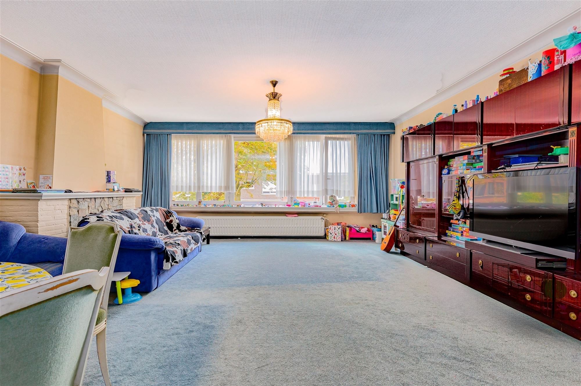 Ruim 3-slaapkamerappartement in topwijk te Berchem foto 2