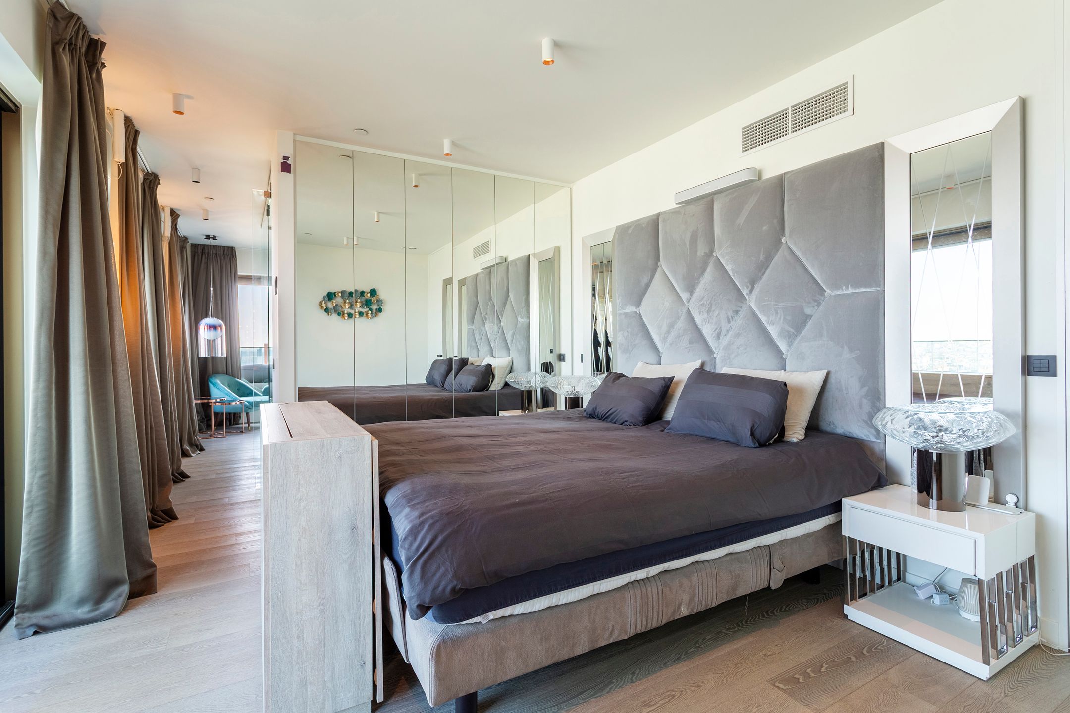 luxeappartement met spectaculaire zichten op 20e verdieping foto 17