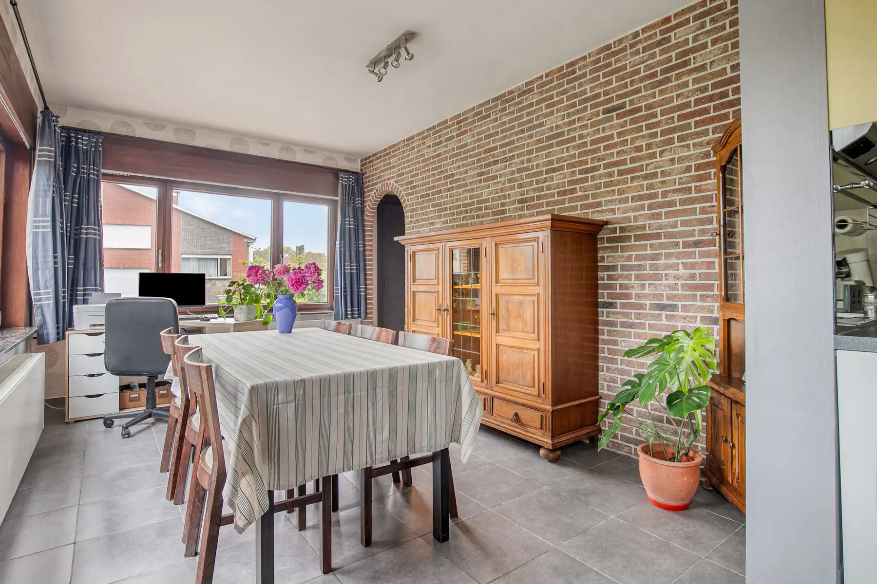 Centrum Sint-Martens-Bodegem: rustig gelegen woning foto 6