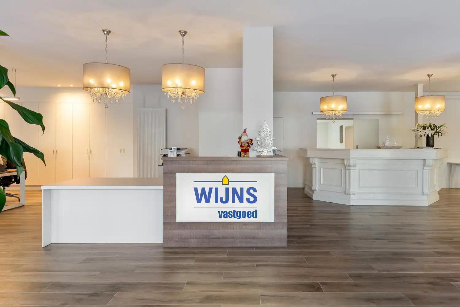 Uiterst gunstig gelegen kantoor. foto 16