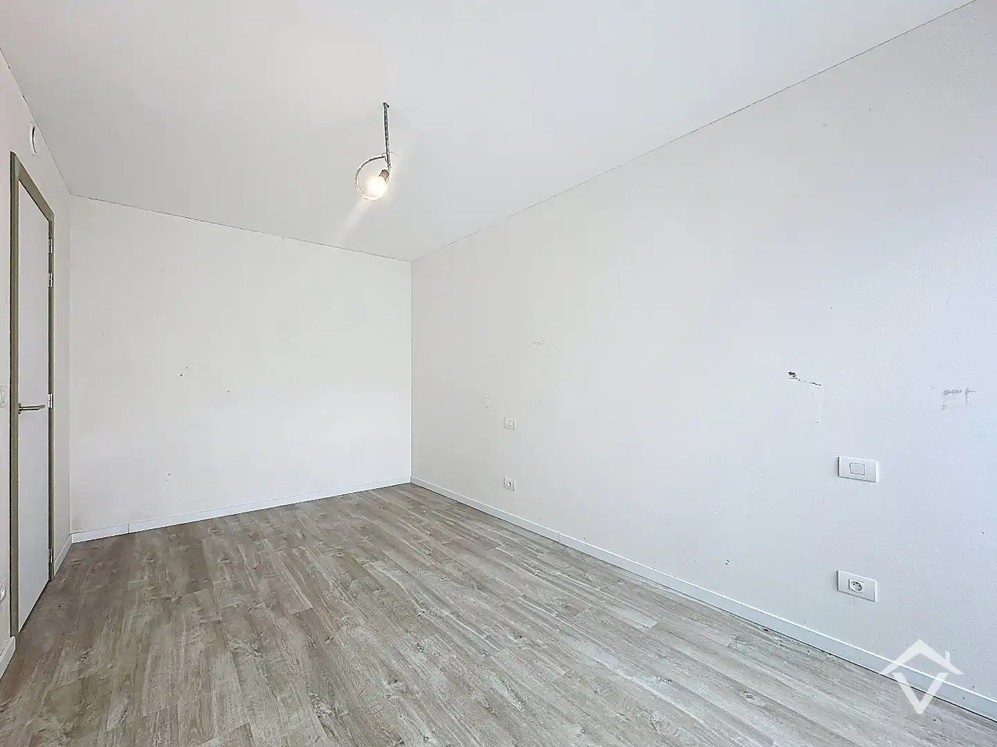 Wonen nabij jachthaven en zee - ruim appartement met terras en drie slaapkamers foto 13