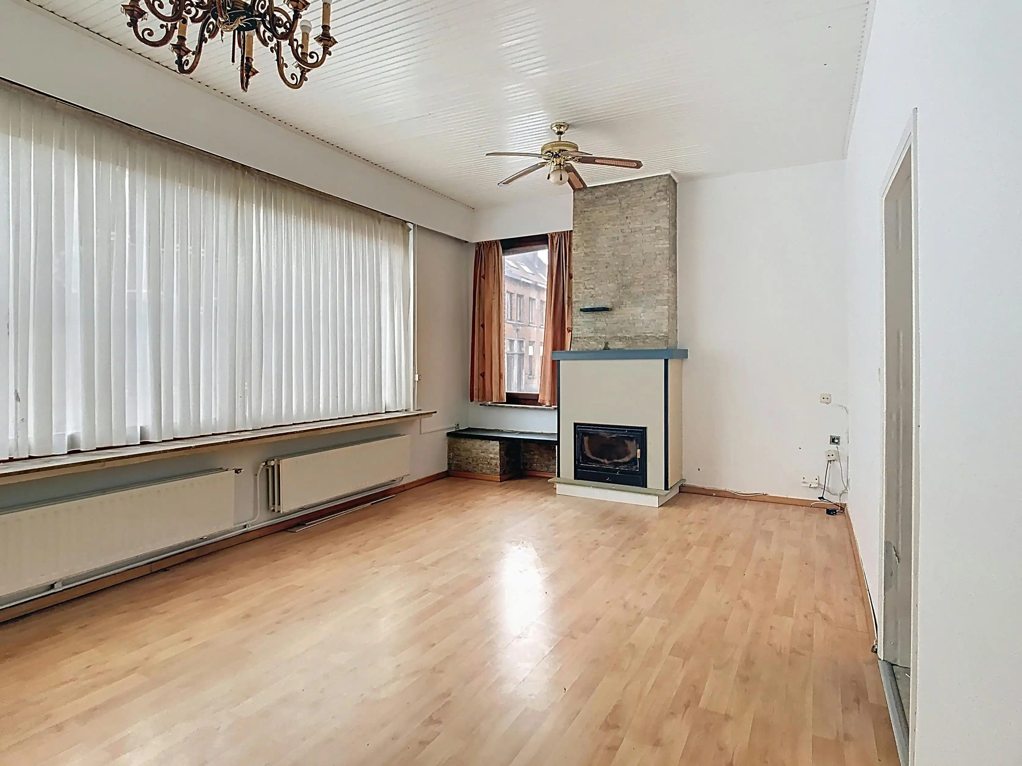 Ruime goed gelegen woning met bureau of praktijkruimte foto 5