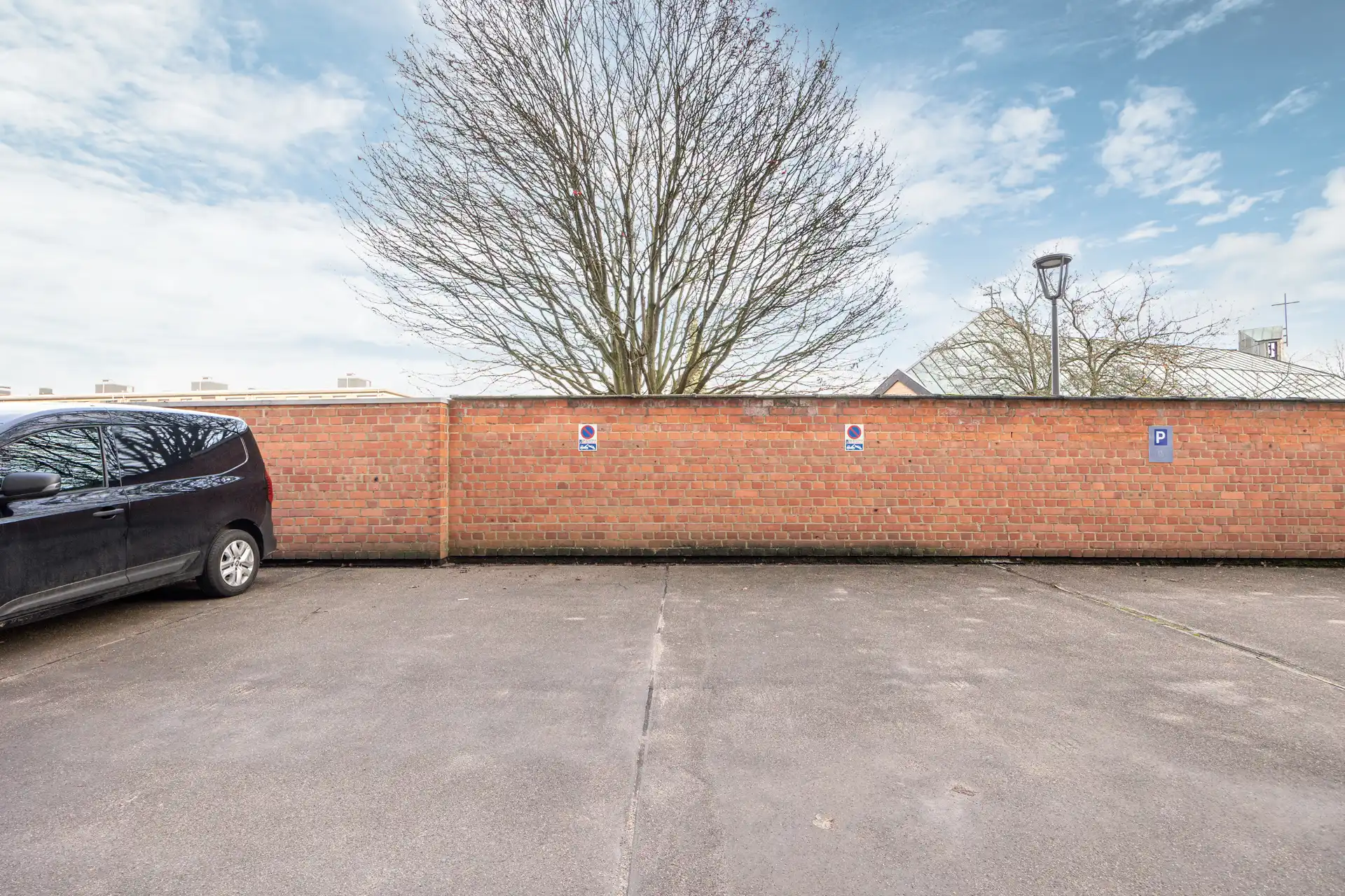 Volledig gerenoveerd beautysalon/kapsalon met 2 parkings foto 15