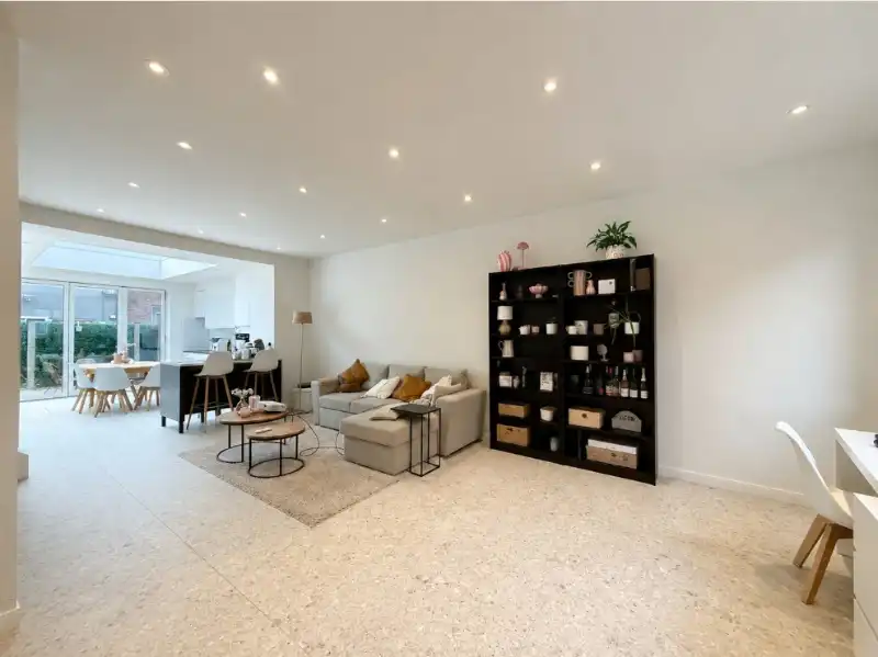 Totaal gerenoveerde woning met zonnig terras nabij UZ Gent foto 2