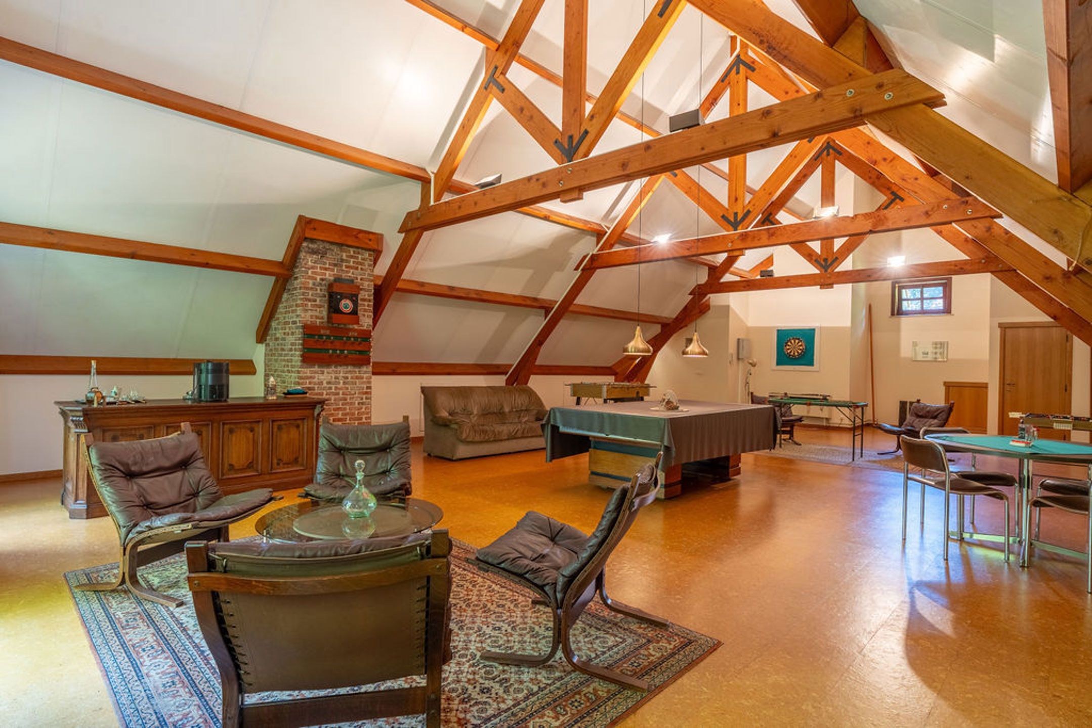 Ruime villa met 6 slpk op 2.295 m² grond met veel privacy foto 42