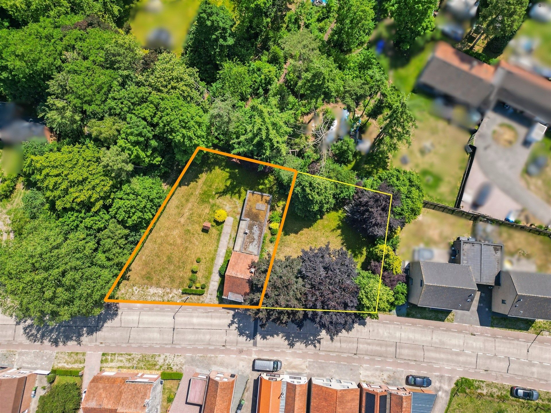 Bouwgrond van +/- 720m² - te verkavelen foto {{pictureIndex}}
