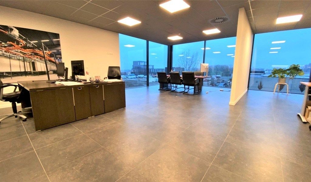 Bedrijfsgebouw te huur vlakbij E17 te Waregem foto 6