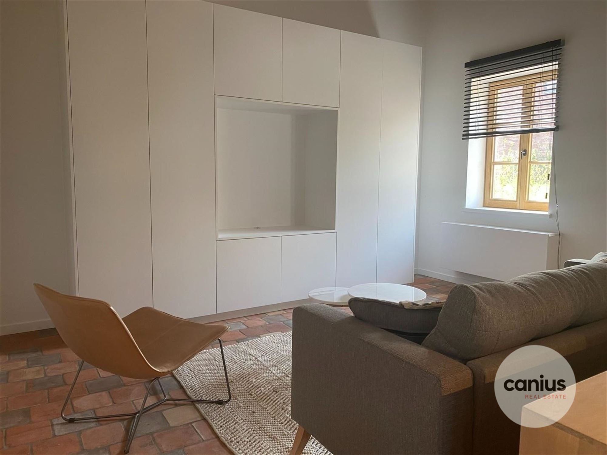 KARAKTERVOLLE GEMEUBELDE WONING MET 1 SLK + TUIN foto 3