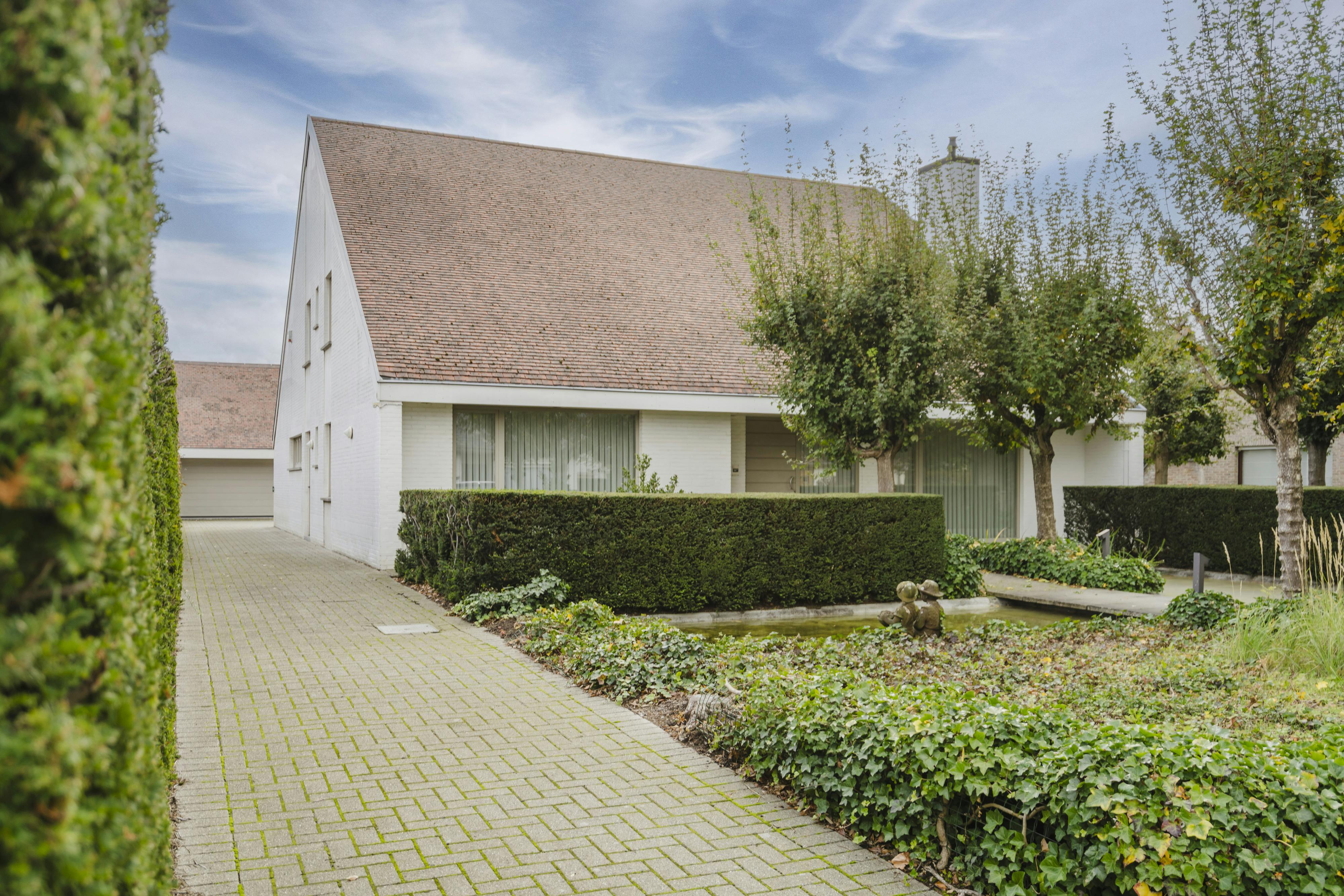 Ruime, gerenoveerde villa op 1327 m² met zuidgerichte tuin in rustige villawijk foto 27