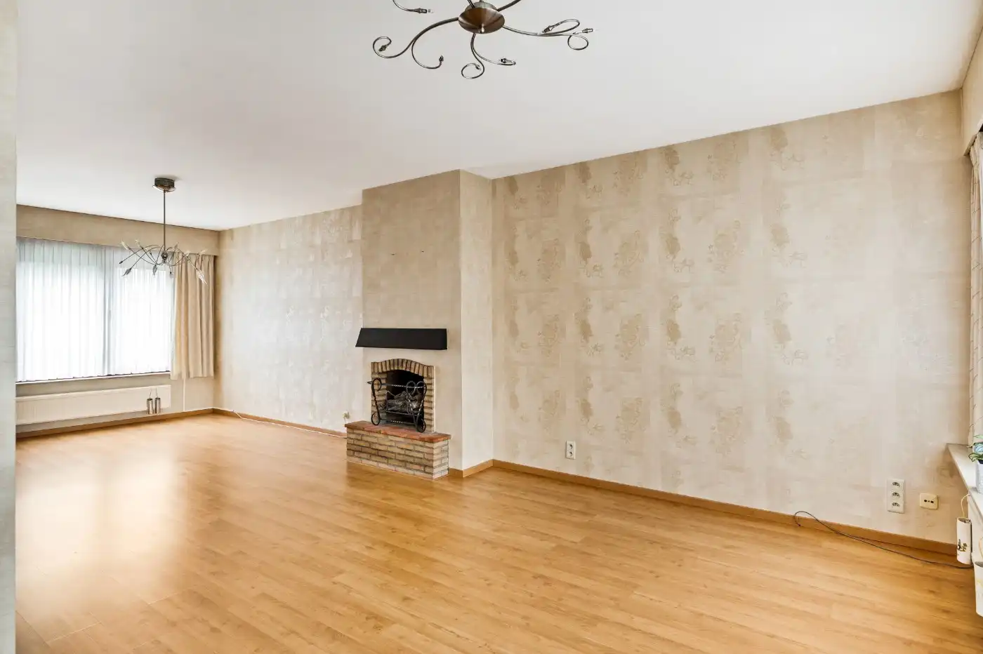 Centraal gelegen beletage-woning met 3 slpk., inpandige garage en tuin foto 7