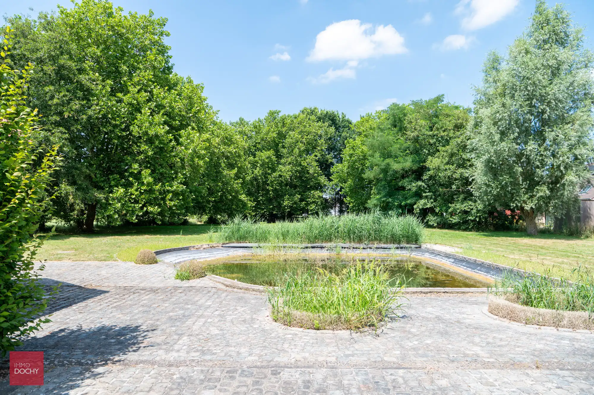 Villa met paardenstallen op 4.876m² foto 14
