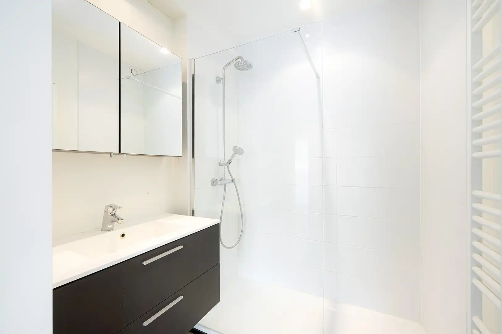 Instapklaar appartement, in het commerciële centrum van Knokke en vlakbij de zee. foto 18