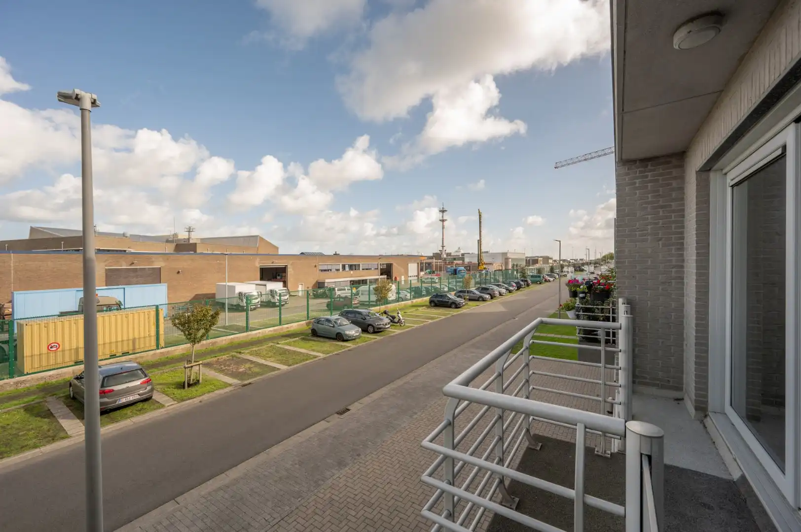 Instapklaar 2-slpk appartement nabij jachthaven Zeebrugge foto 2