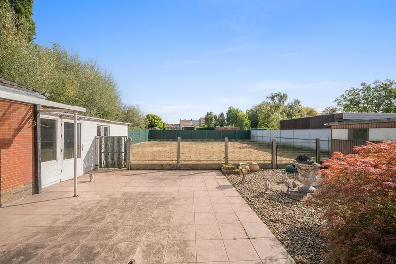 Te renoveren villa, ideaal geschikt voor bijberoep met veel ruimte en grote tuin in centrum Beveren opp 837 m² foto 22