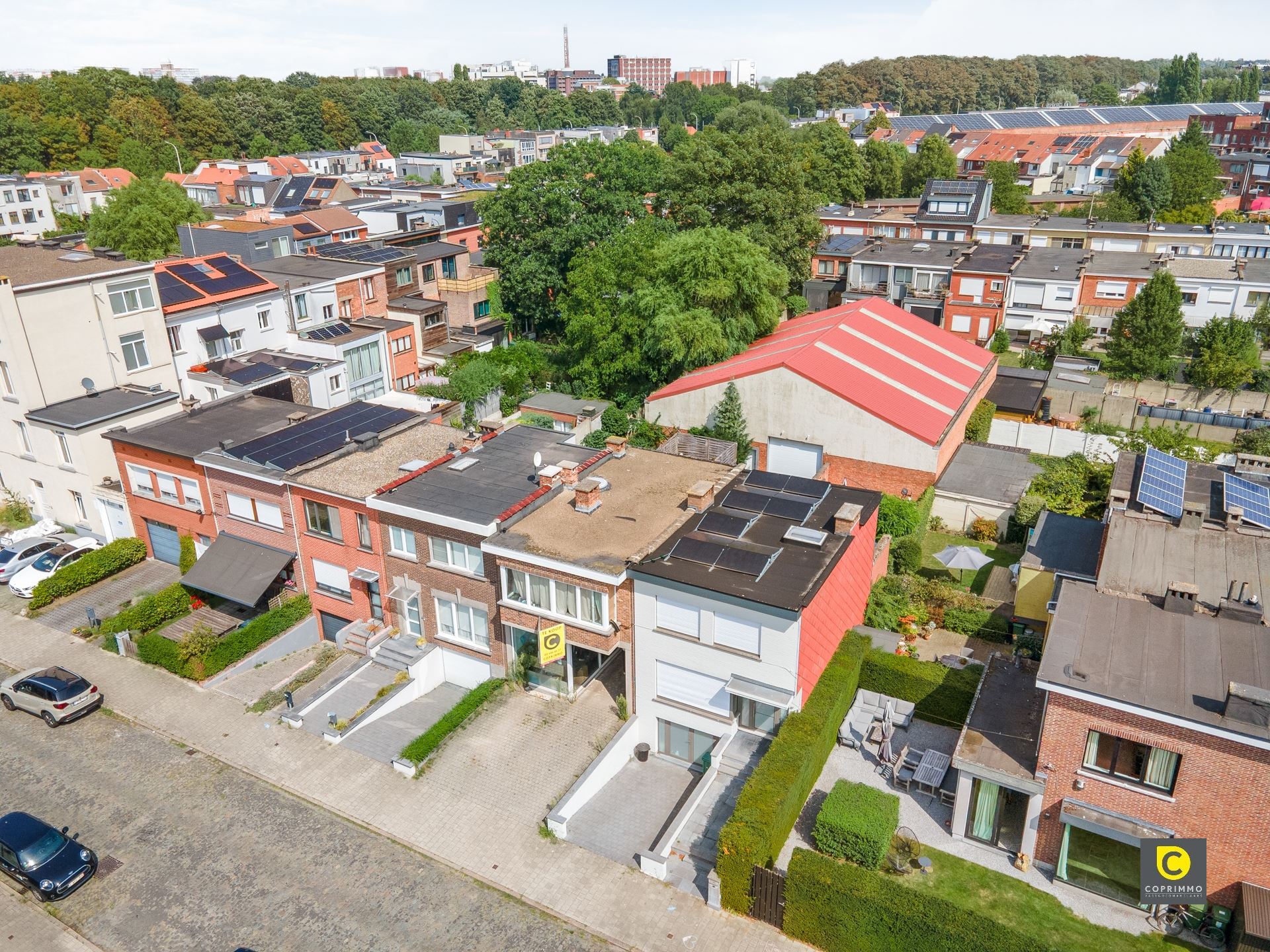 Unieke woning met 450 m² magazijn & showroom foto 21