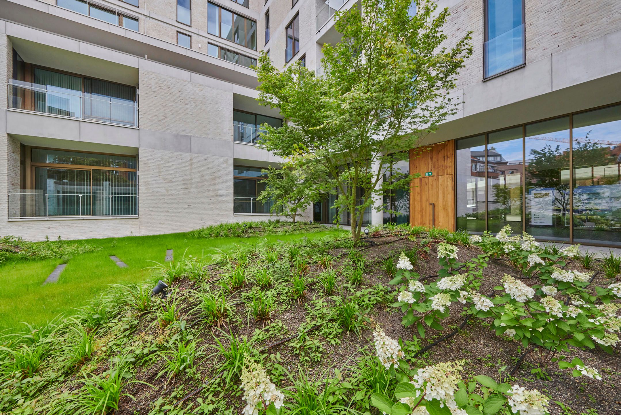 INSTAPKLAAR BEN-APPARTEMENT 77 m² 1 SLAAPKAMER- RUIM TERRAS foto 14