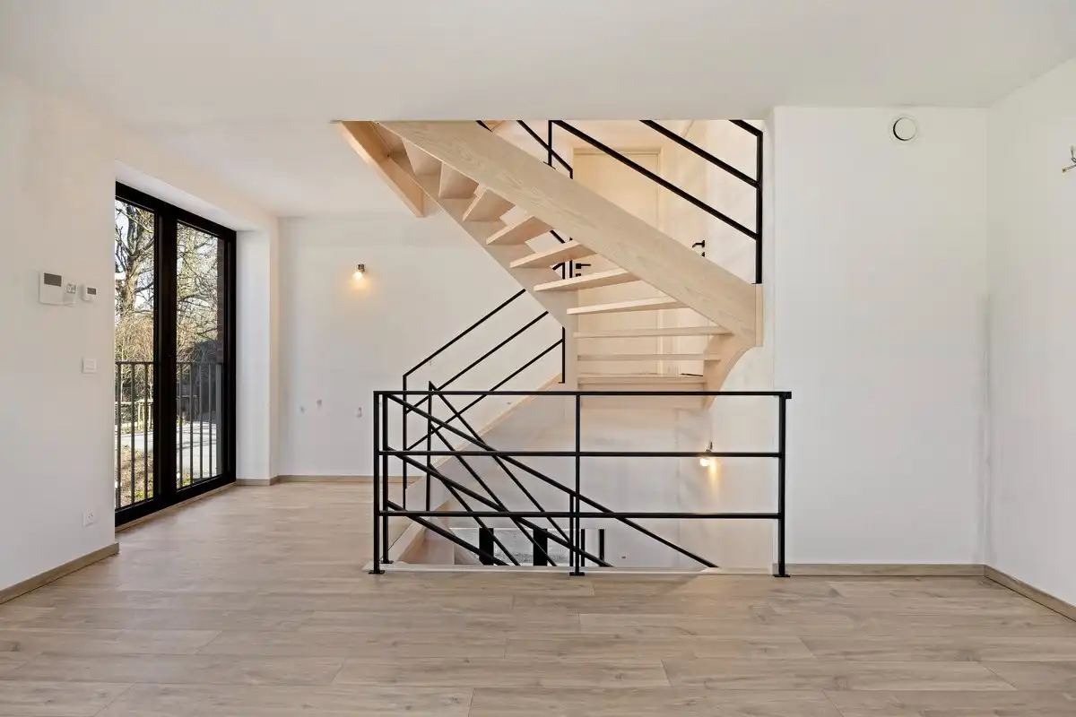 Instapklare woning met zeer goede afwerking, 3 slaapkamers, 3 badkamers, tuin, terras en autostaanplaats in het centrum van Tienen – EPC 27 kWh/m² - bewoonbare  foto 16