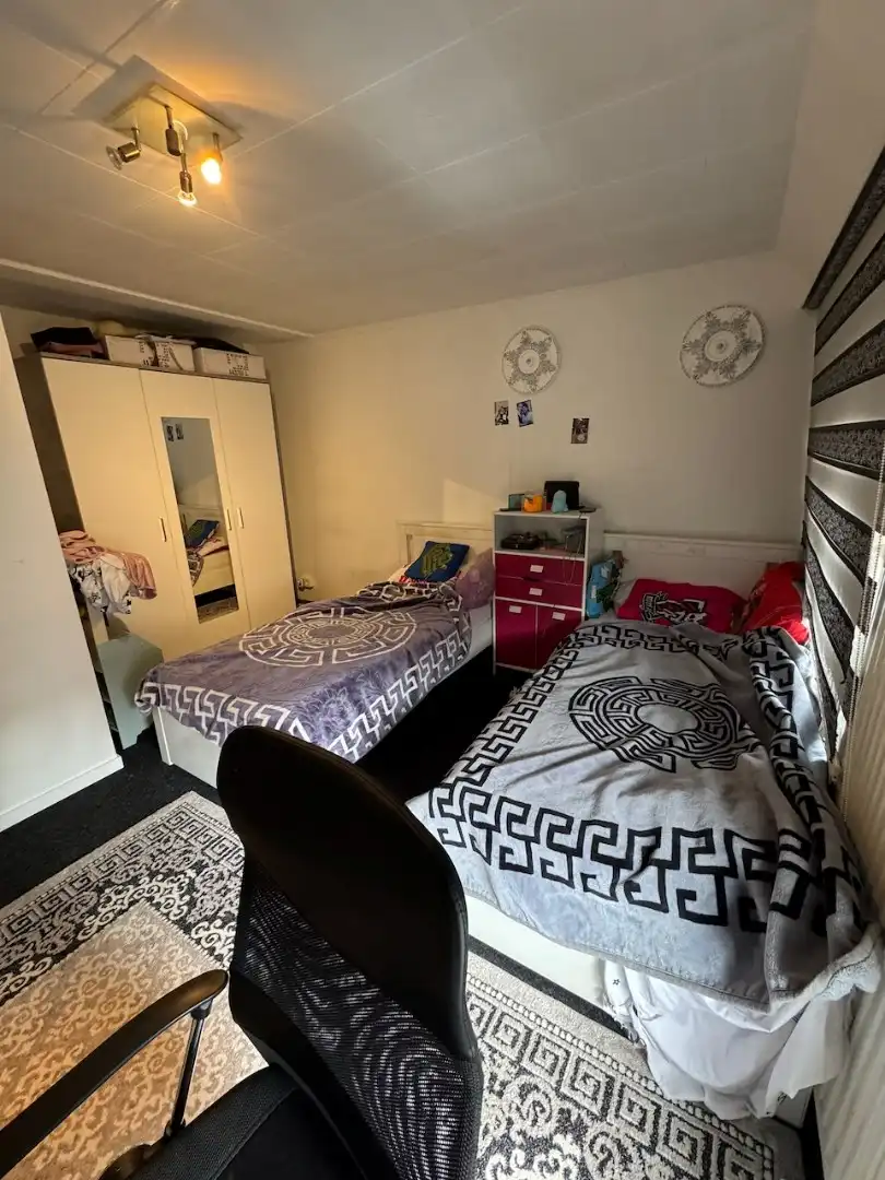 Op te frissen rijwoning foto 10