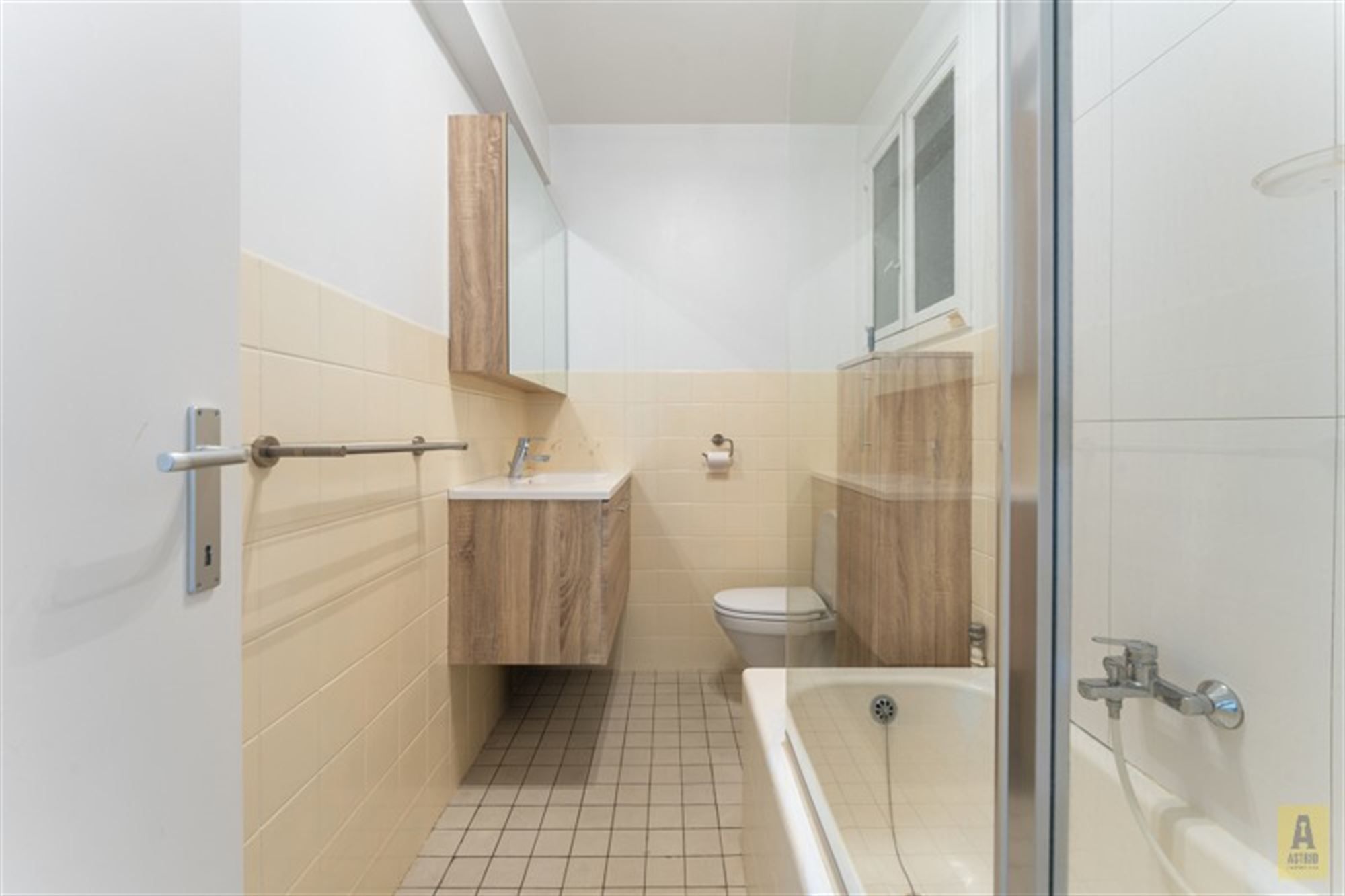 Instapklaar zonnig appartement in centrum en vlak aan de dijk! foto 13