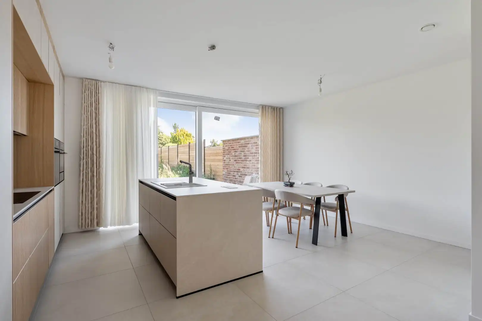 Moderne nieuwbouwwoning, 5 slpk, op een perceel van 4a31ca. foto 8