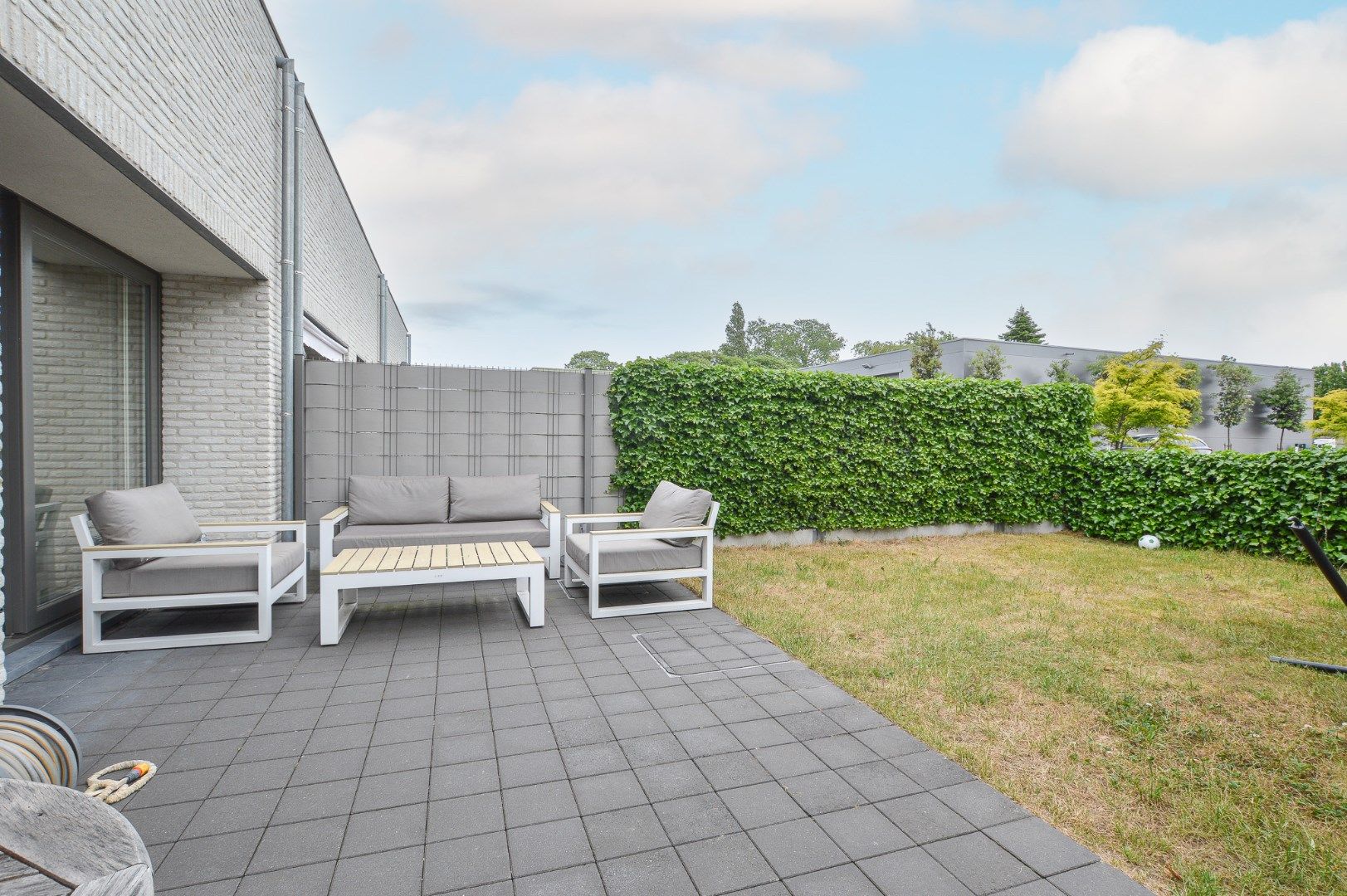 Prachtige nieuwbouwwoning in volledig aangelegd woonerf met 3 slaapkamers, zongericht terras en tuin foto 19