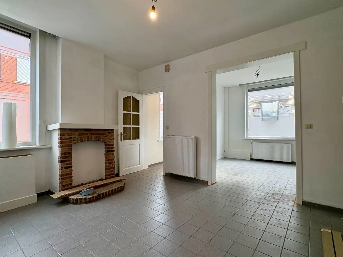 Lichtrijke hoekwoning met 2 slaapkamers in het centrum van Izegem!  foto 2